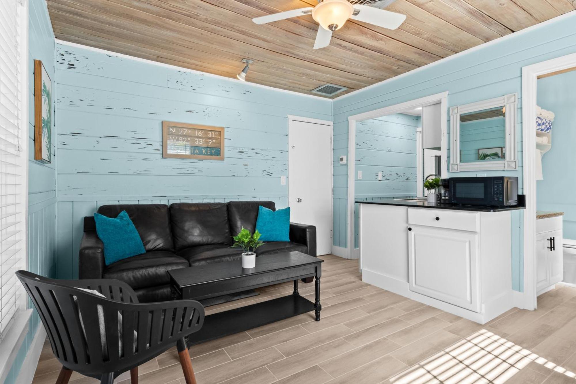Parrot Beach Cottages Siesta Key Rum bild