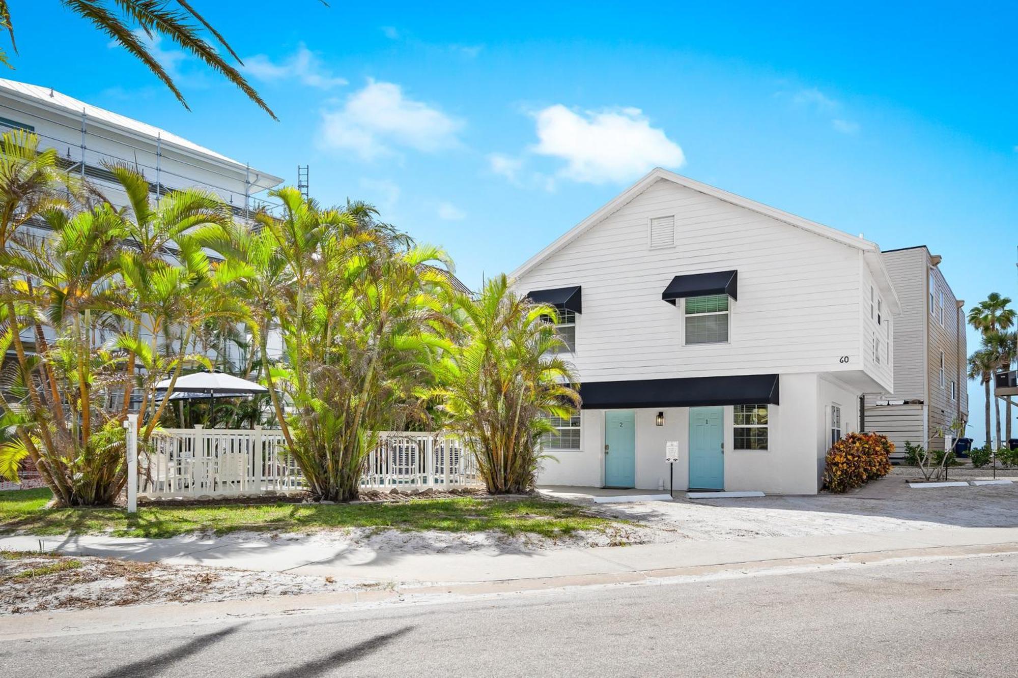 Parrot Beach Cottages Siesta Key Rum bild