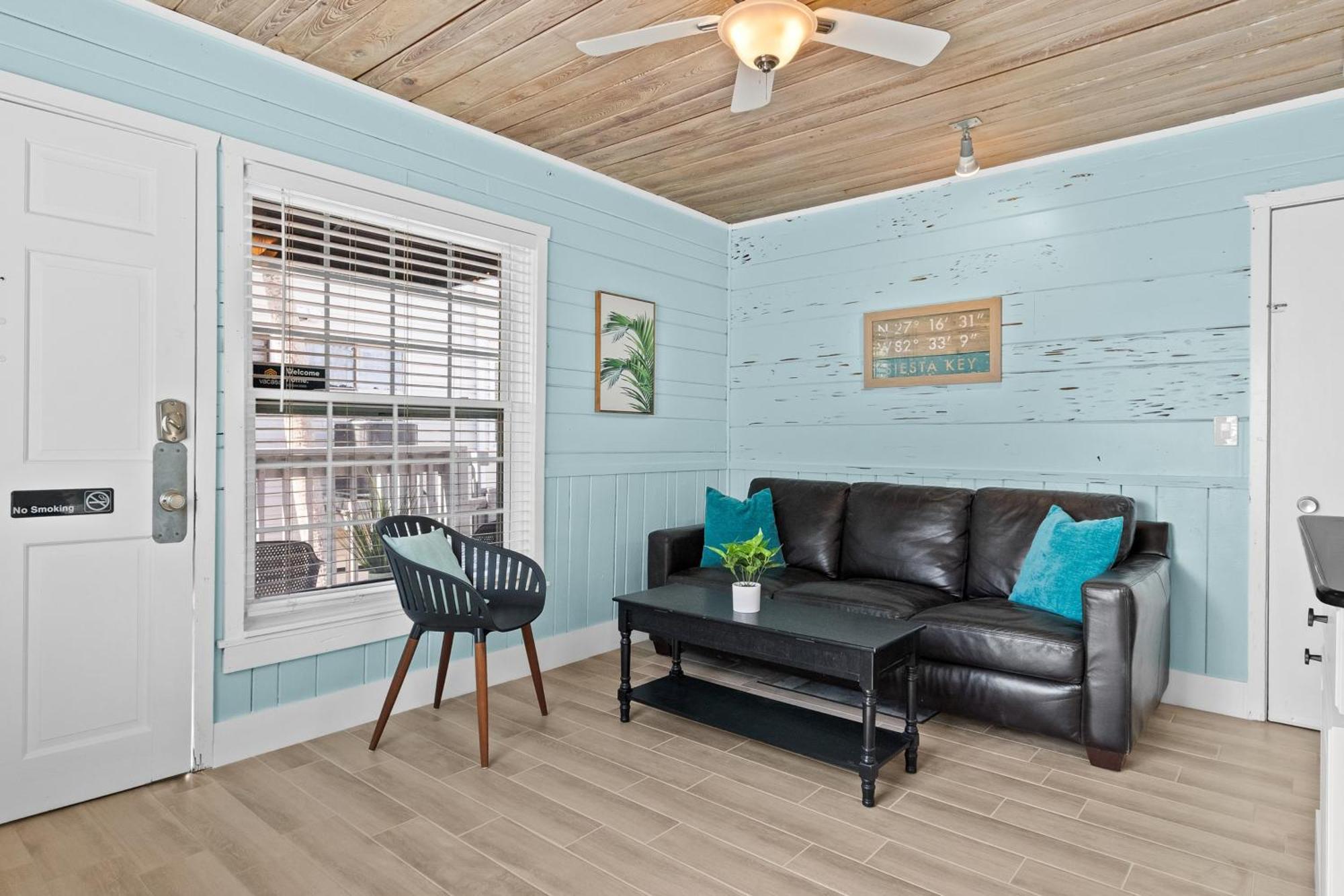 Parrot Beach Cottages Siesta Key Rum bild