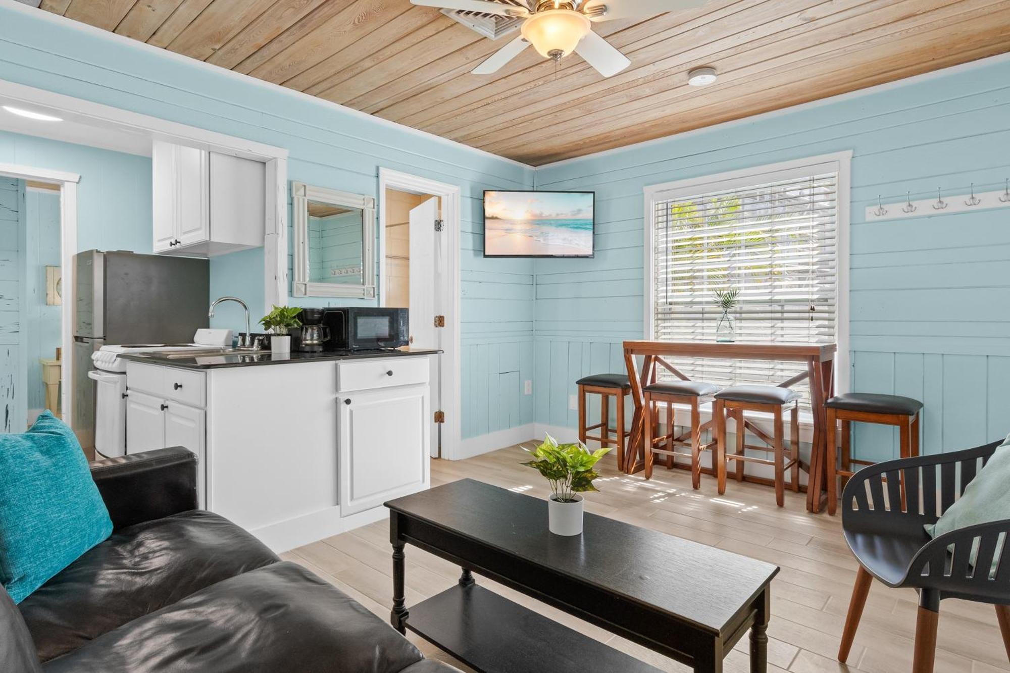 Parrot Beach Cottages Siesta Key Rum bild